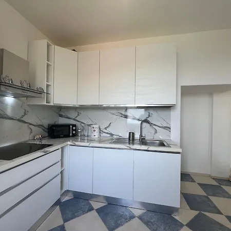 Apartment Enea *